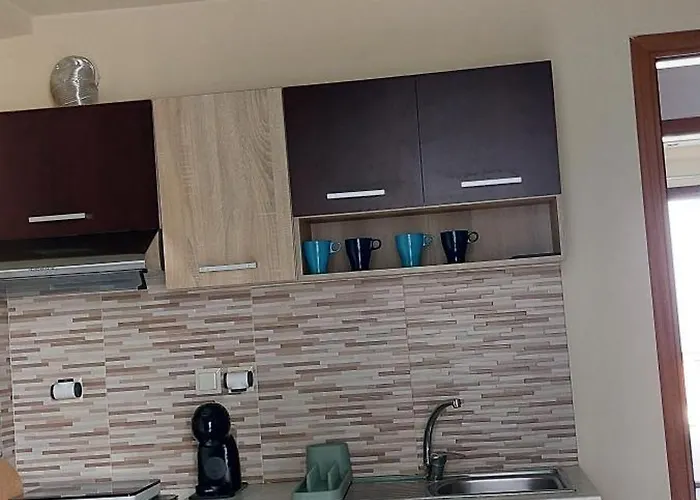 Artemis тюркоазна гледка към морето Polychrono