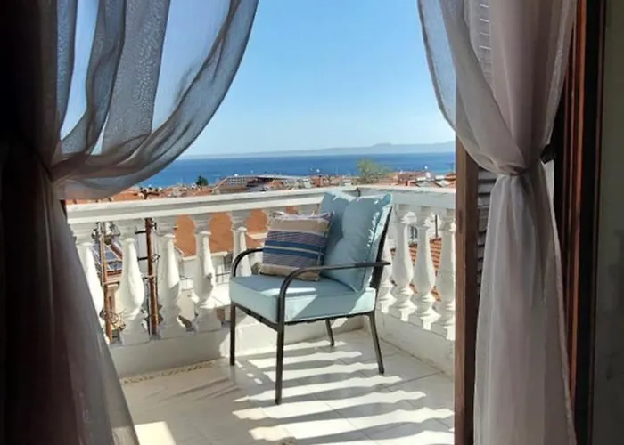 Artemis тюркоазна гледка към морето