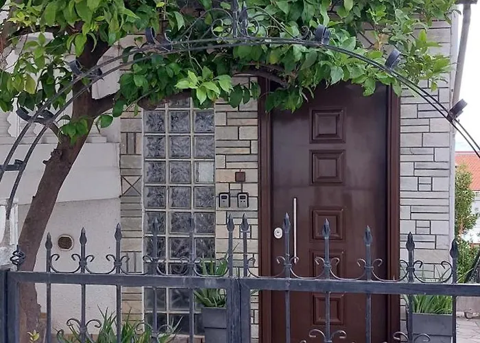 Artemis тюркоазна гледка към морето