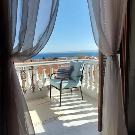 Artemis тюркоазна гледка към морето